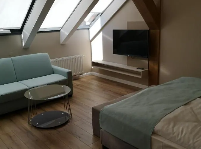 Blaha Lujza Отель 3*