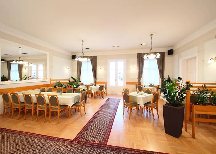 Blaha Lujza מלון באלאטונפורד