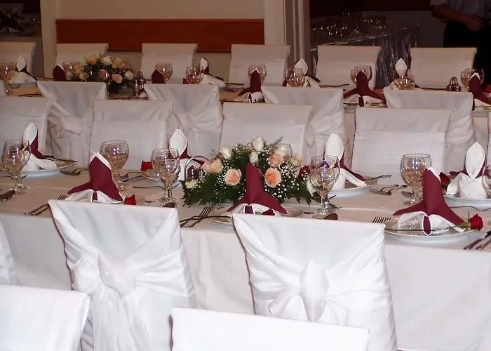 Blaha Lujza Отель 3*