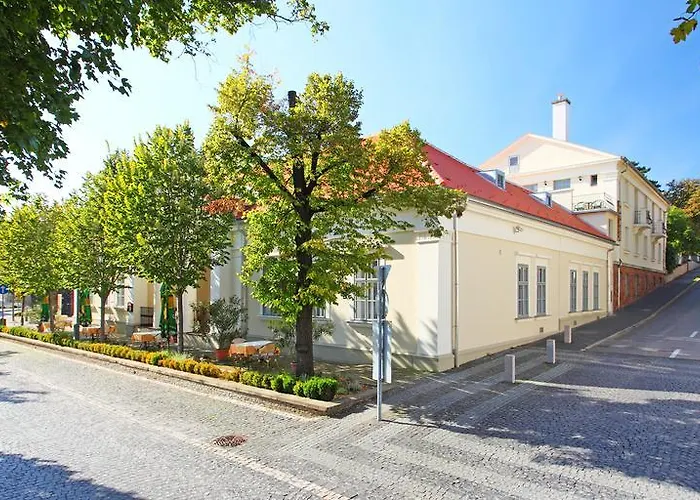 Blaha Lujza מלון באלאטונפורד